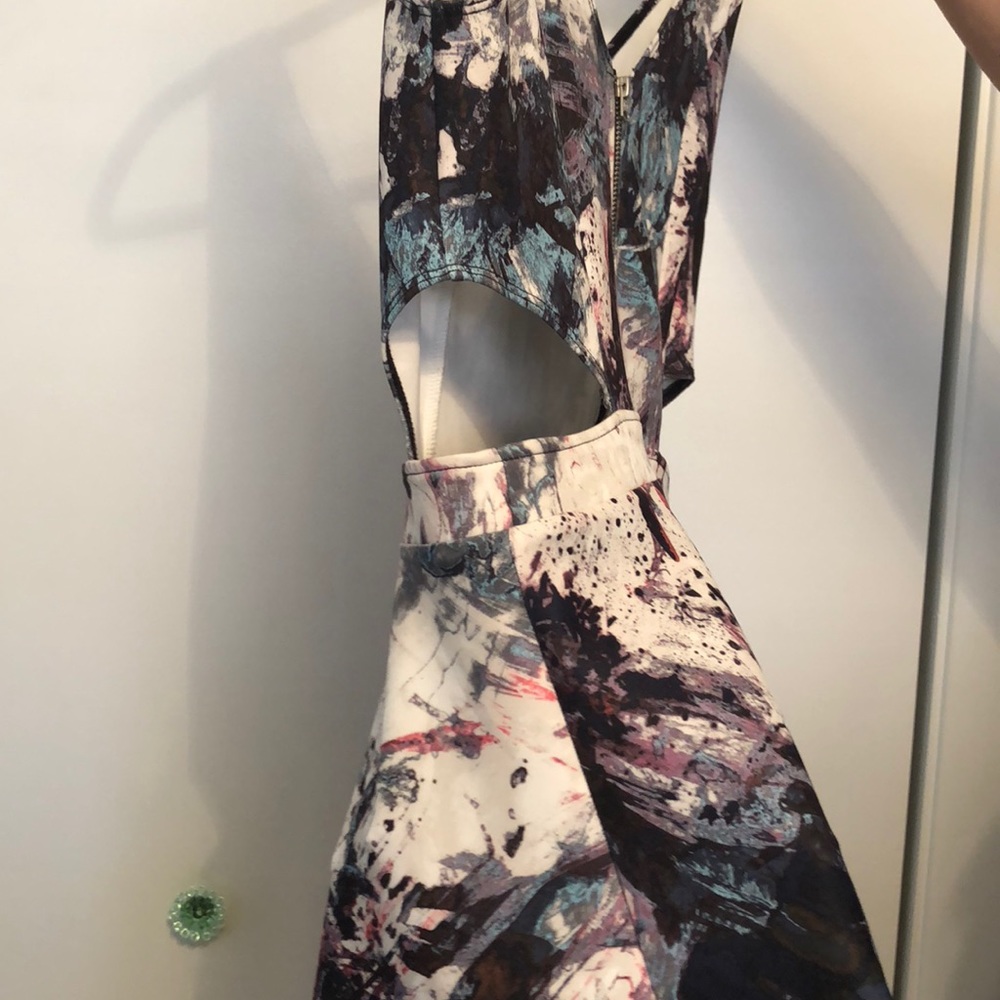 Dress - Picture 3 of 3